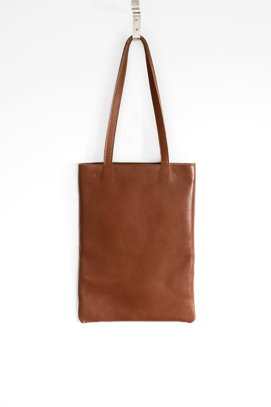 Full grain leather tote. Laptop bag. Vegetable tanned leather shoulder bag.