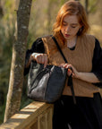 Leather crossbody bag - Delta black