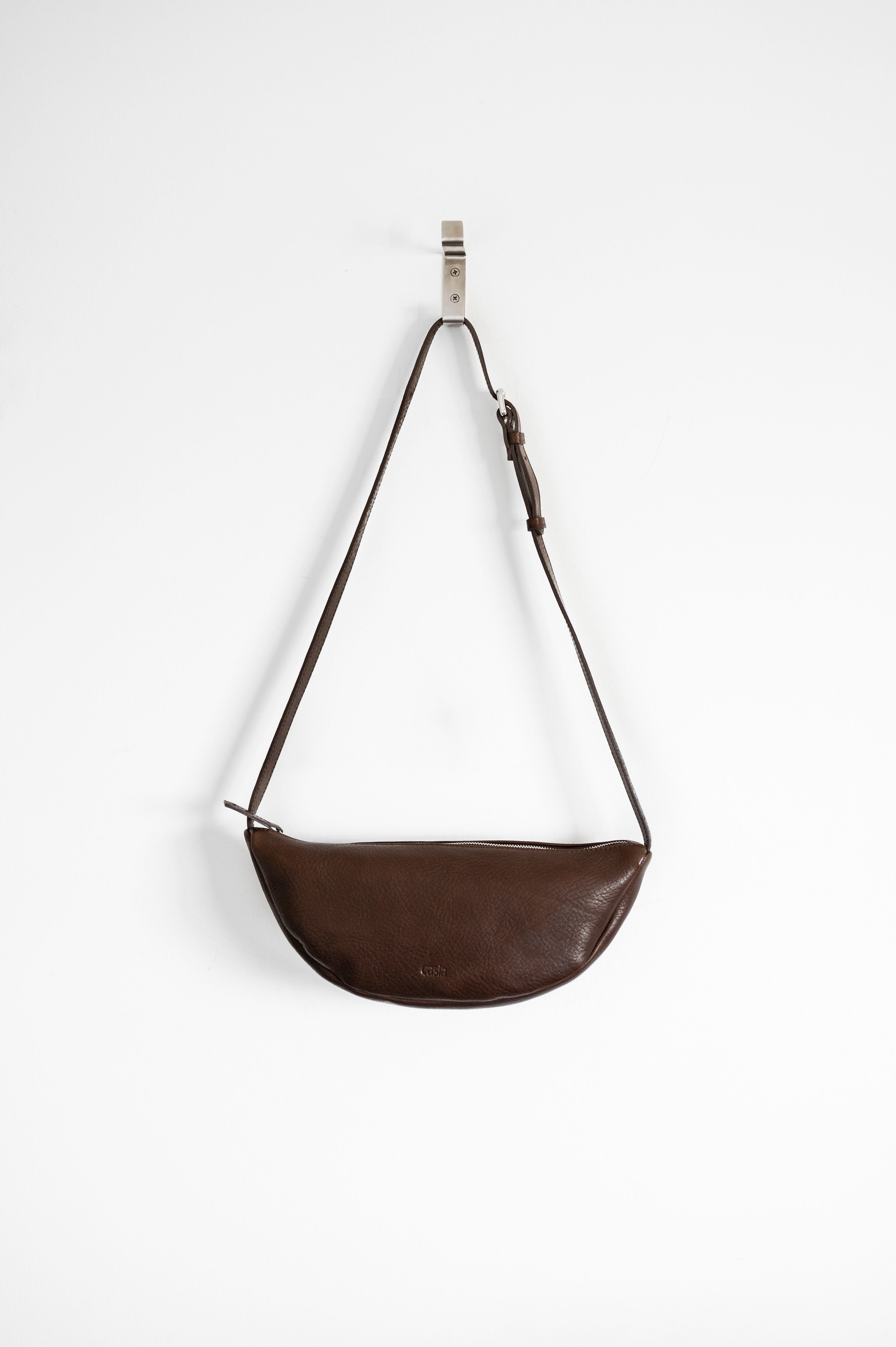 Full grain leather sling bag Teca | Casia – casia-us
