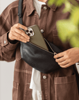Leather fanny pack. Full grain leather belt bag. Vegetable tanned leather.