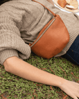 Leather fanny pack. Full grain leather belt bag. Caramel vegetable tanned leather.