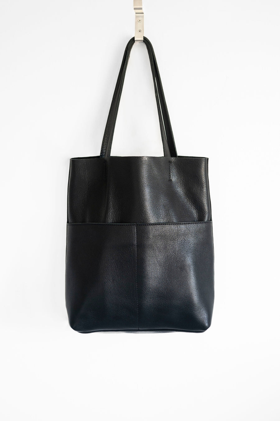 Full grain leather tote. Laptop bag. Vegetable tanned leather shoulder bag.