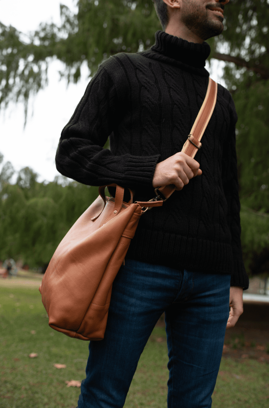 Leather briefcase. Full grain leather tote bag. Shoulder bag. Full grain leather bag. Vegetable tanned leather bag. Crossbody bag.