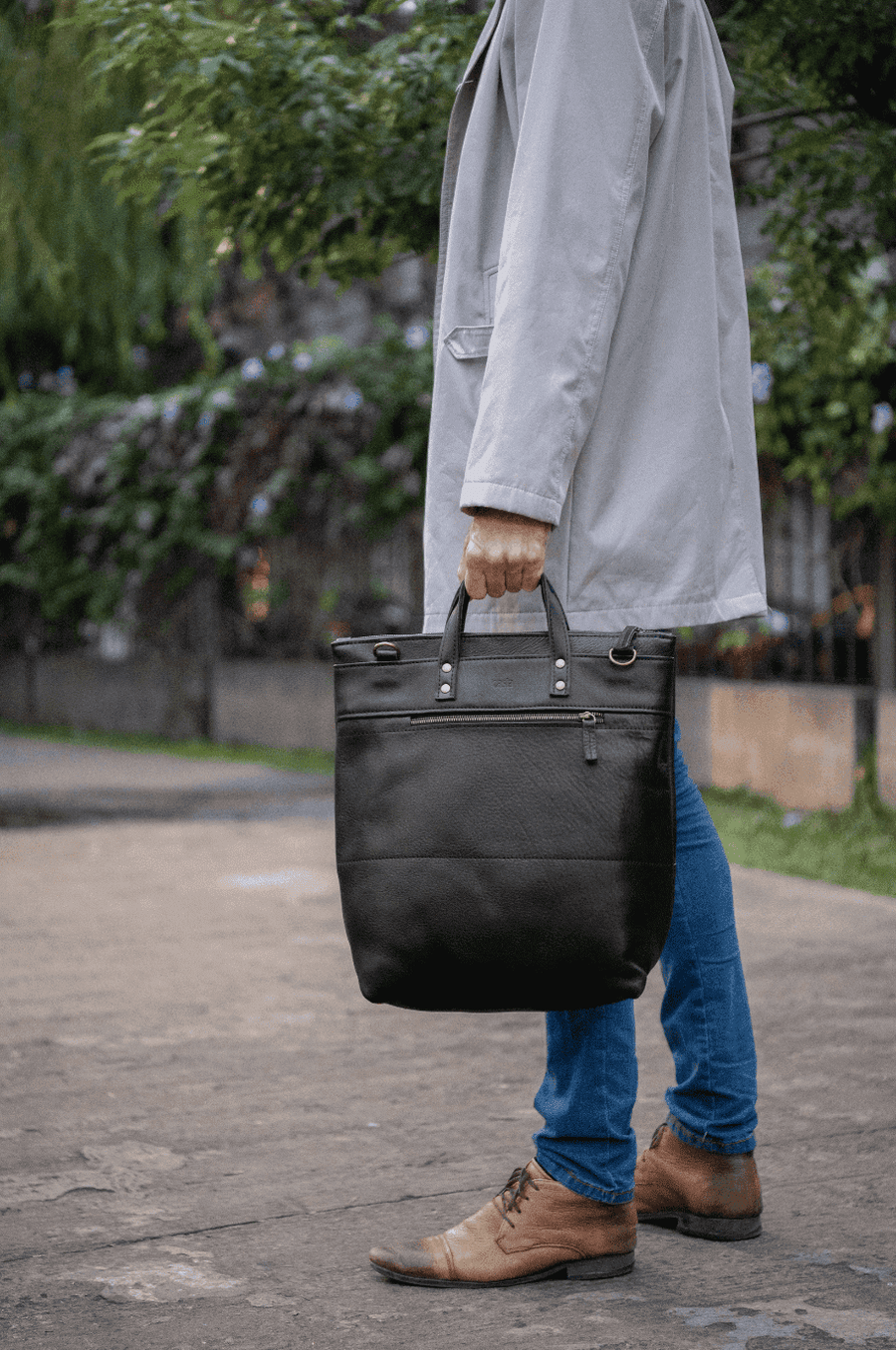 Leather briefcase. Full grain leather tote bag. Shoulder bag. Full grain leather bag. Vegetable tanned leather bag. Crossbody bag.