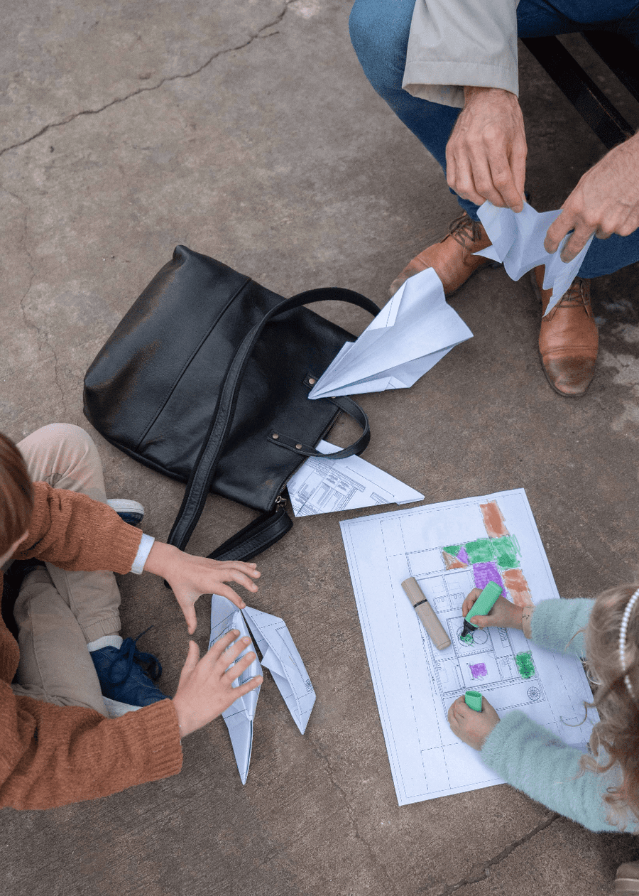 Leather briefcase. Full grain leather tote bag. Shoulder bag. Full grain leather bag. Vegetable tanned leather bag. Crossbody bag.