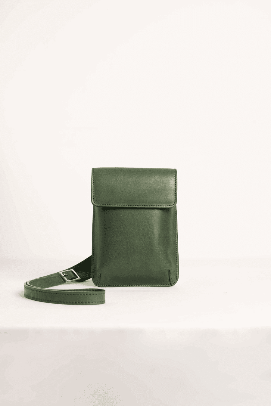 Mini leather bag. Shoulder bag. Full grain leather bag. Vegetable tanned leather purse.