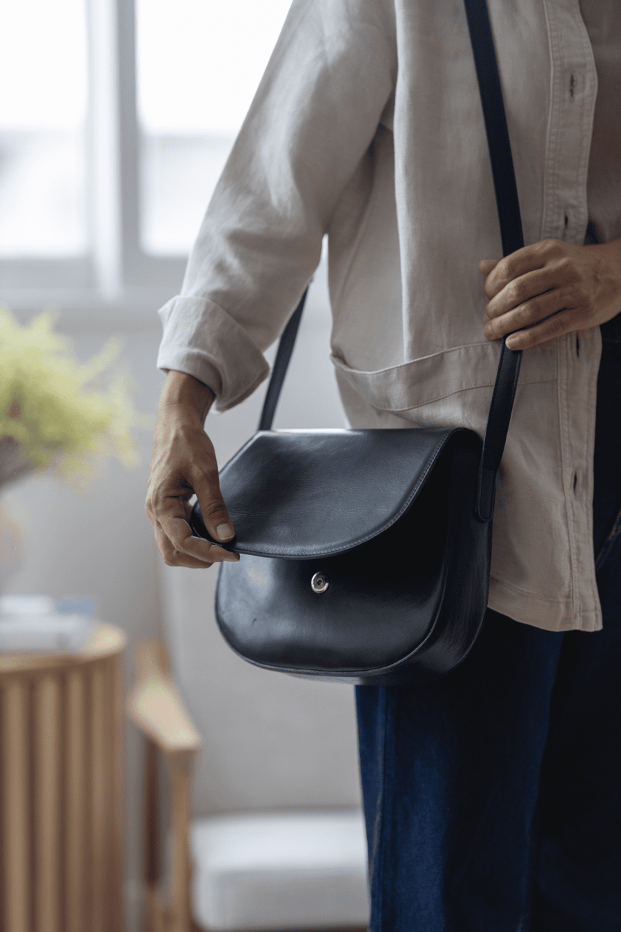 Leather bag. Shoulder bag. Full grain leather bag. Vegetable tanned leather purse. Smooth leather crossbody bag.