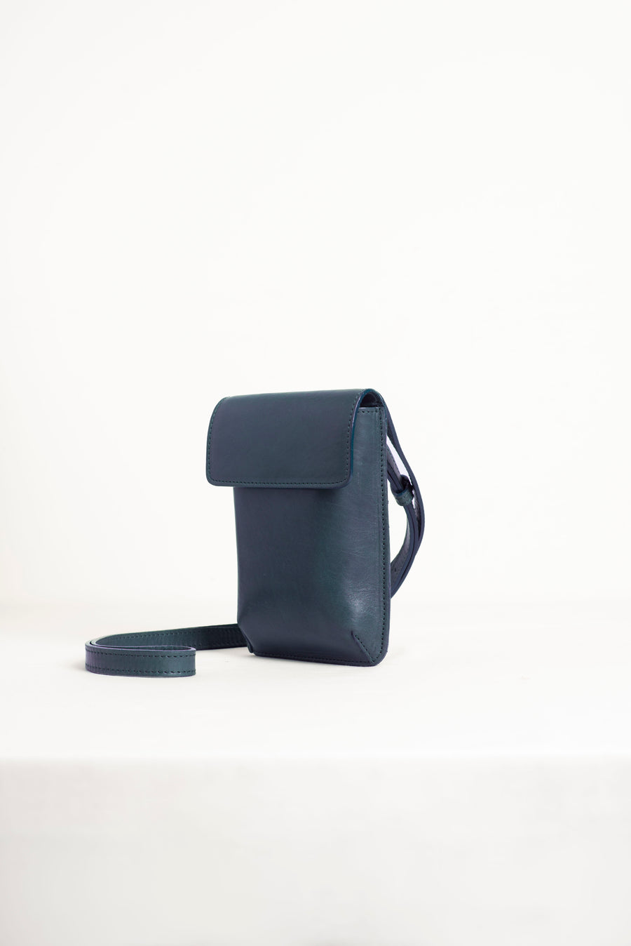 Leather mini shoulder bag. Full grain leather bag. Vegetable tanned leather purse. Smooth leather crossbody bag.