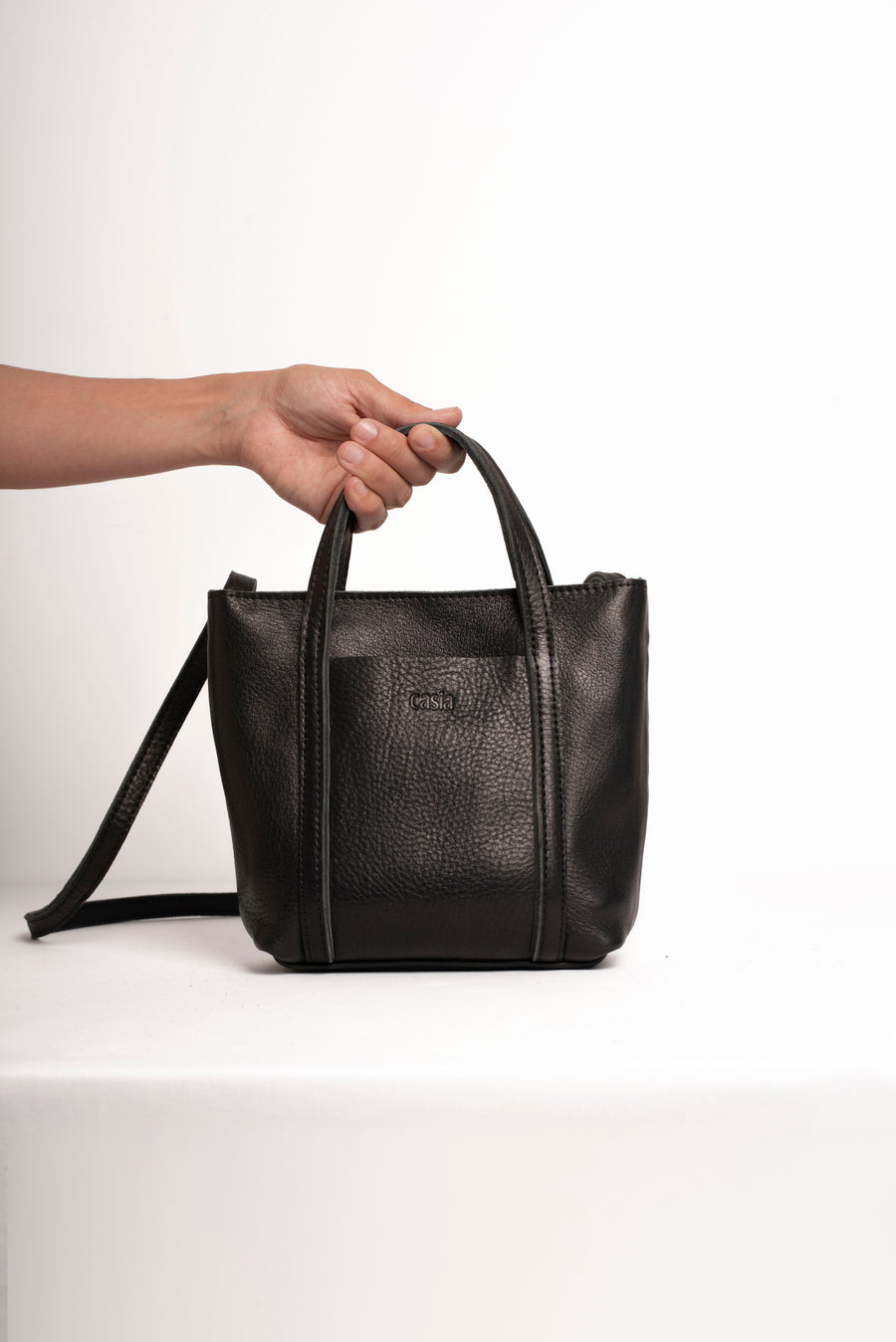 Full grain leather mini tote bag. Vegetable tanned leather shoulder bag. Leather black purse.