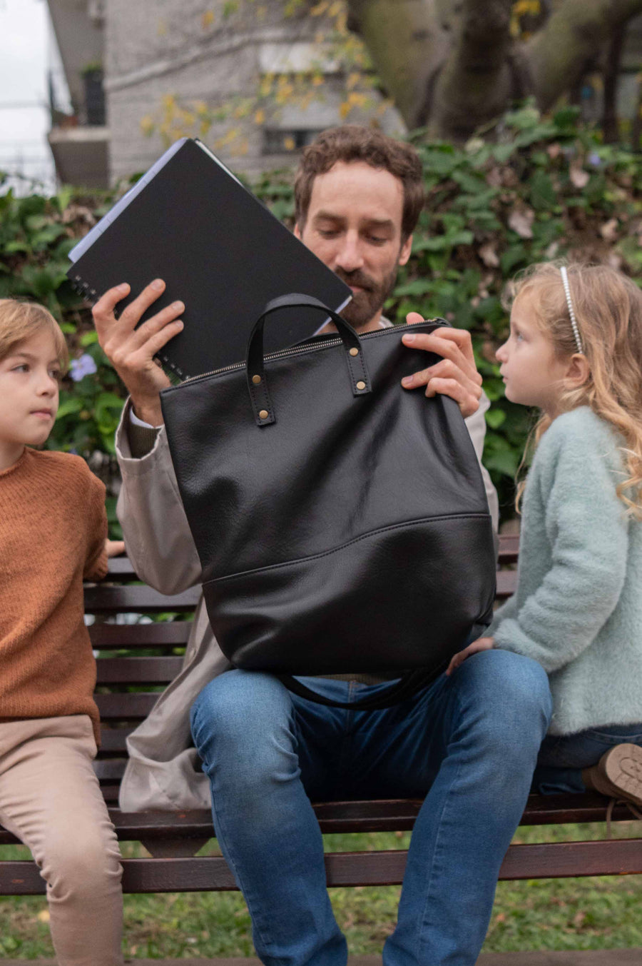 Leather briefcase. Full grain leather tote bag. Shoulder bag. Full grain leather bag. Vegetable tanned leather bag. Crossbody bag.