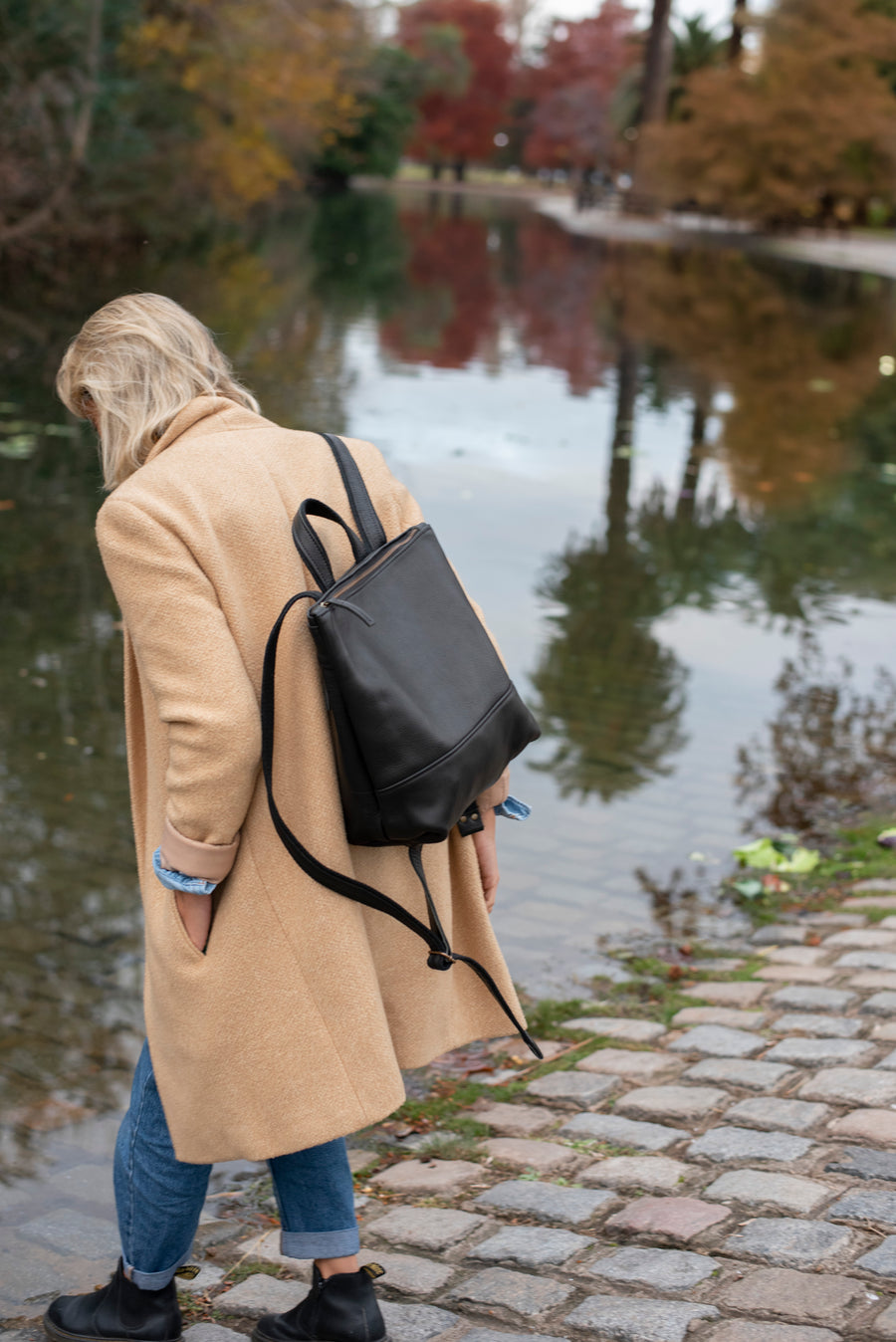 Full grain leather black backpack 