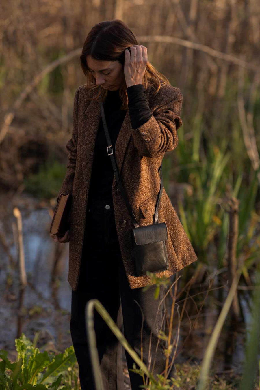 Leather crossbody bag - Rioja black