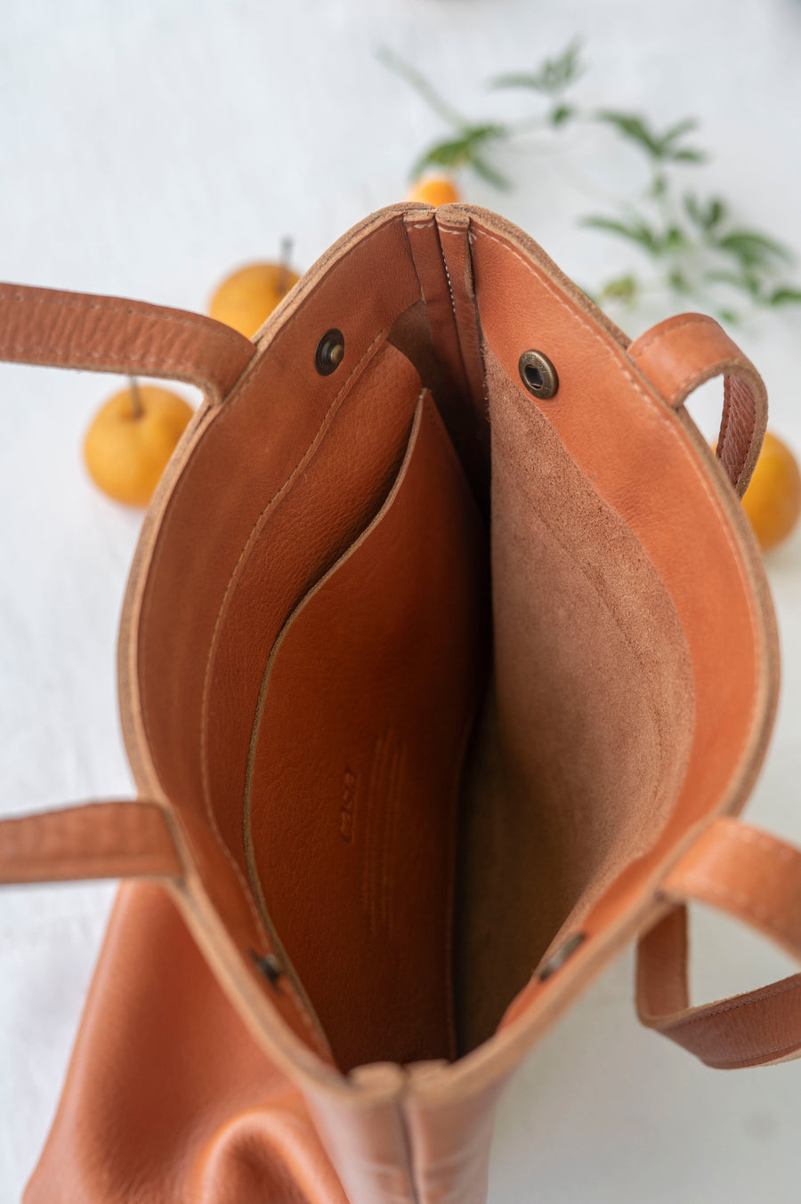 Full grain leather tote. Laptop bag. Vegetable tanned leather shoulder bag.