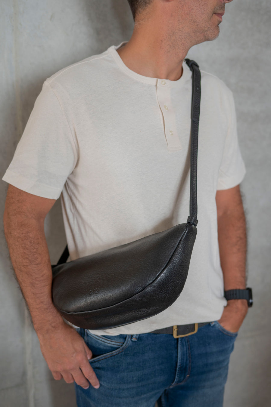 Leather Sling bag - Teca