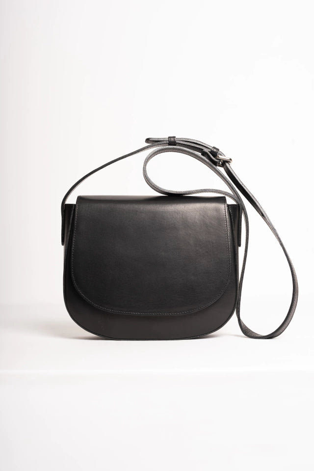 Leather bag. Shoulder bag. Full grain leather bag. Vegetable tanned leather purse. Smooth leather crossbody bag.