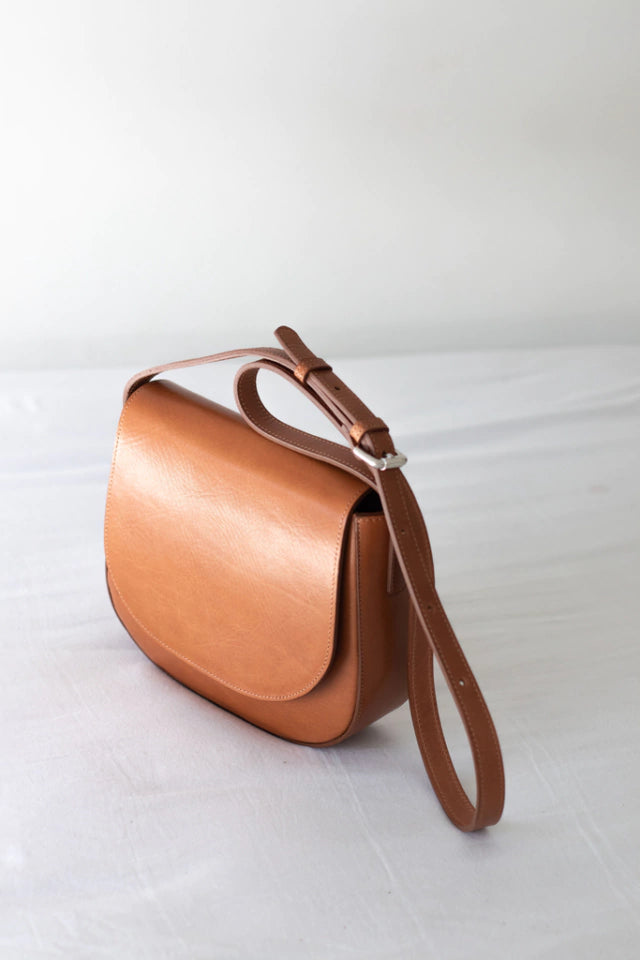 Leather bag. Shoulder bag. Full grain leather bag. Vegetable tanned leather purse. Smooth leather crossbody bag.