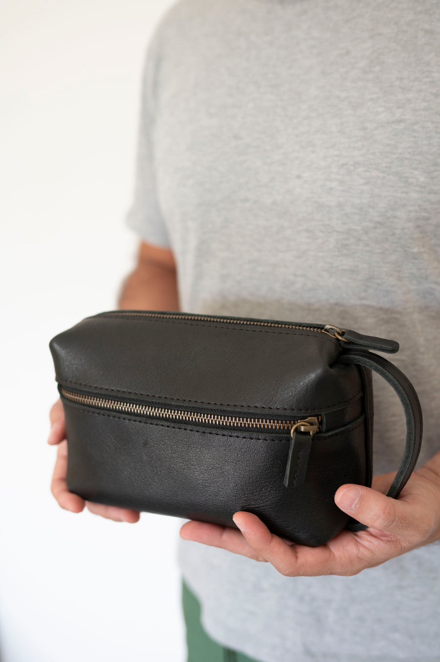 cia travel toiletry bag new Leather toiletry bag