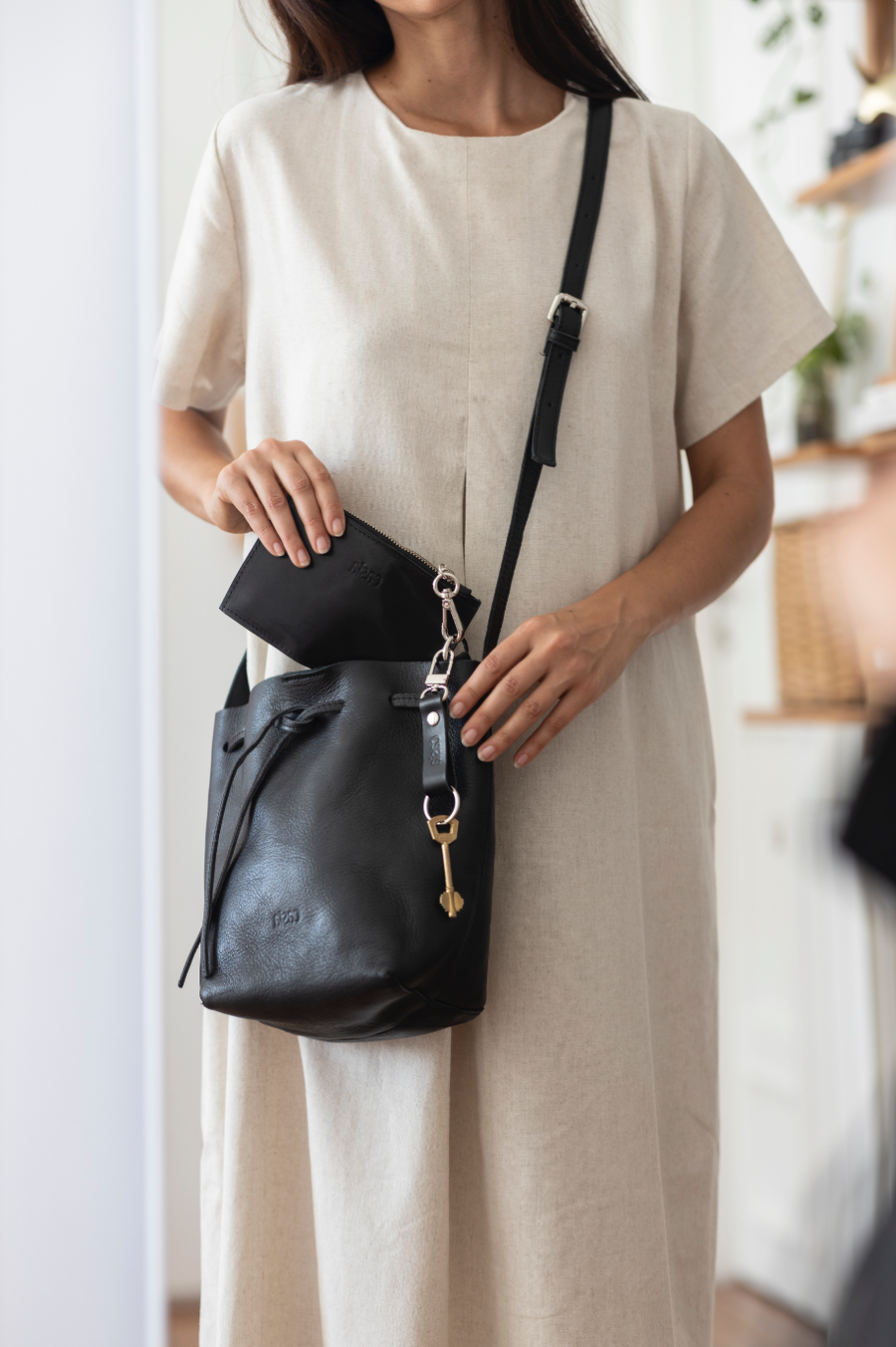 Bucket leather crossbody bag | Drawstring full grain leather shoulder bag with card holder pouch