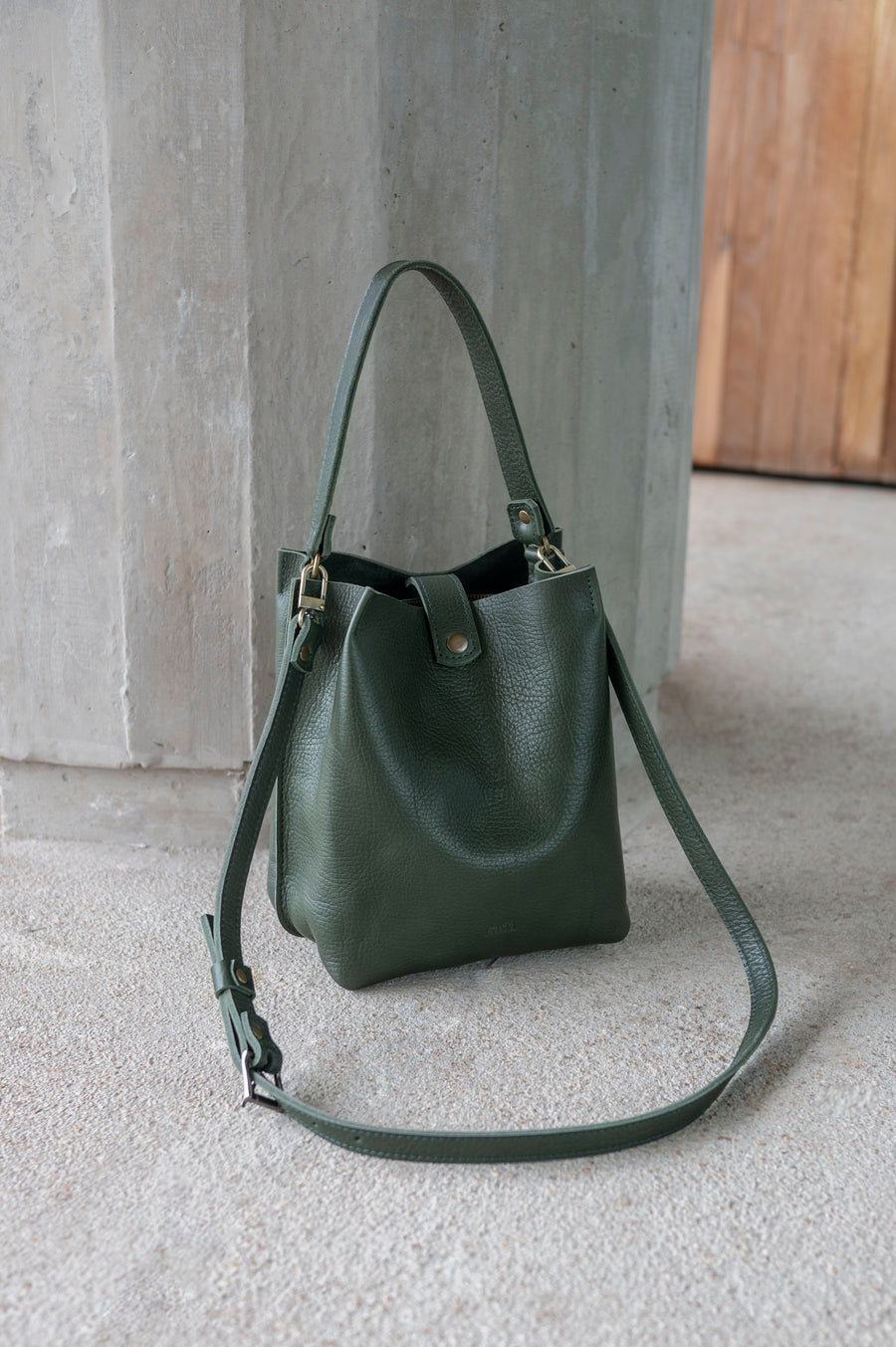 Leather crossbody bag - Lago