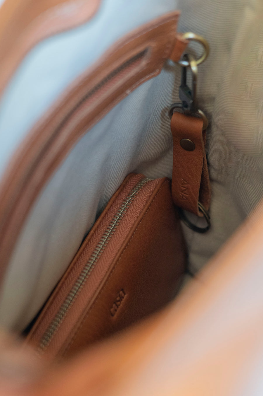 rio bag caramel interior