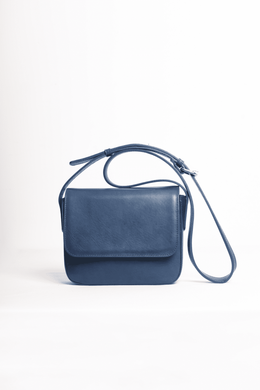 Leather bag. Shoulder bag. Full grain leather bag. Vegetable tanned leather purse. Smooth leather crossbody bag.