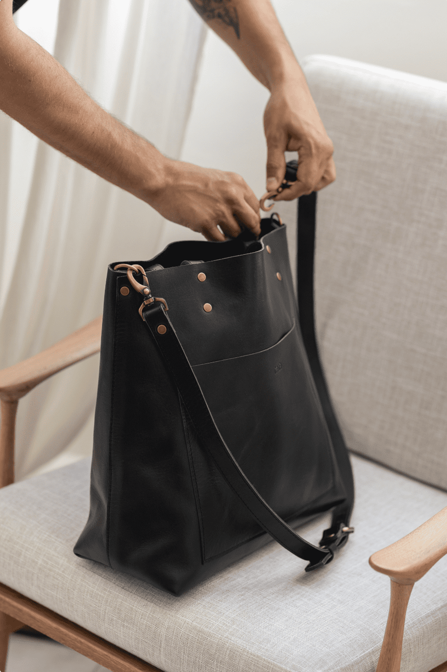 Leather tote bag. Full grain leather tote bag. Shoulder bag. Full grain leather bag. Vegetable tanned leather bag. Crossbody bag.