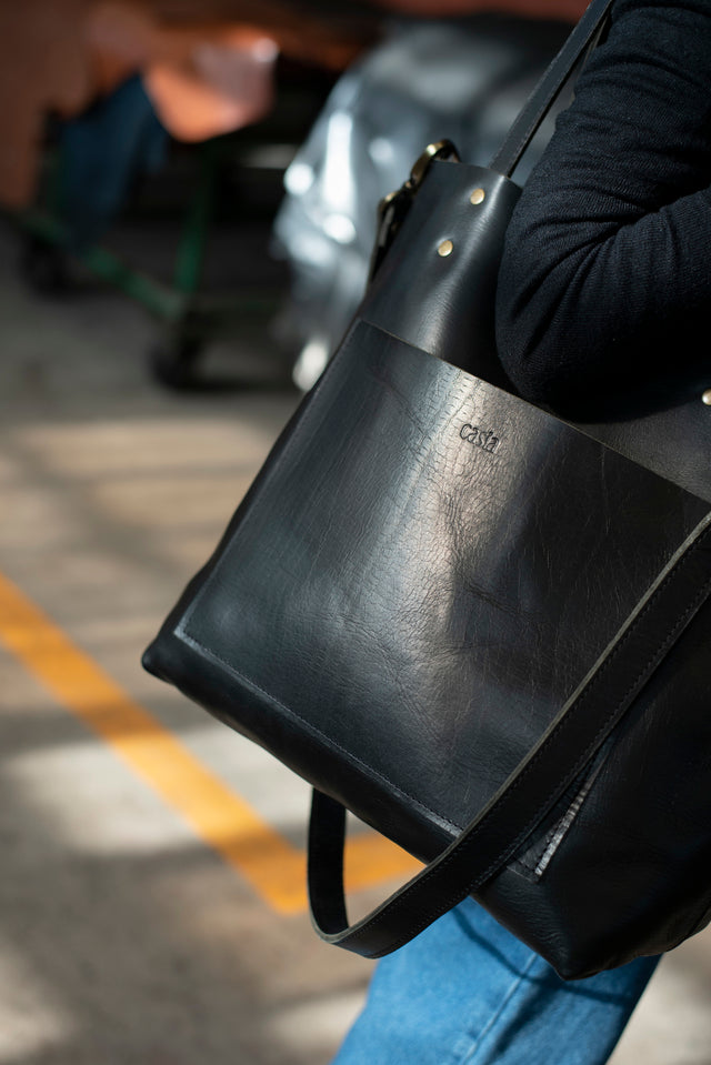 Leather tote bag. Full grain leather tote bag. Shoulder bag. Full grain leather bag. Vegetable tanned leather bag. Crossbody bag.