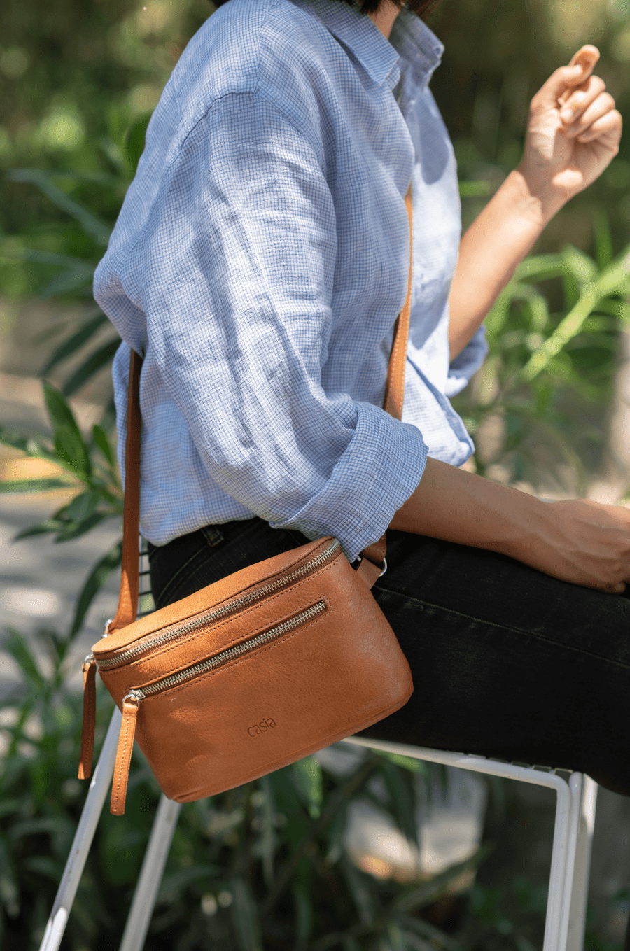 Leather fanny pack. Convertible leather fanny pack. Shoulder bag. Crossbody bag. Full grain leather belt bag. Vegetable tanned leather.