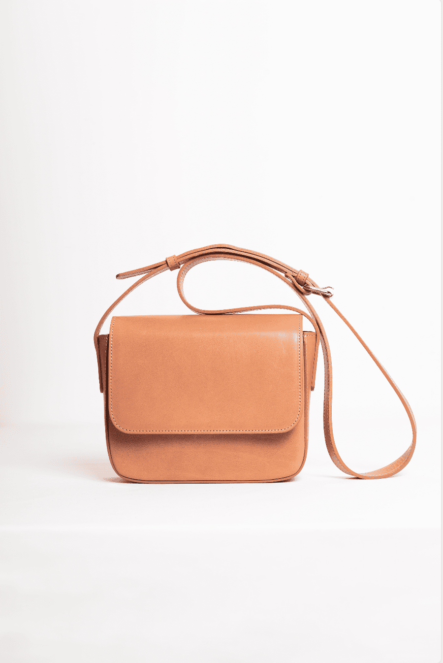 Leather bag. Shoulder bag. Full grain leather bag. Vegetable tanned leather purse. Smooth leather crossbody bag.