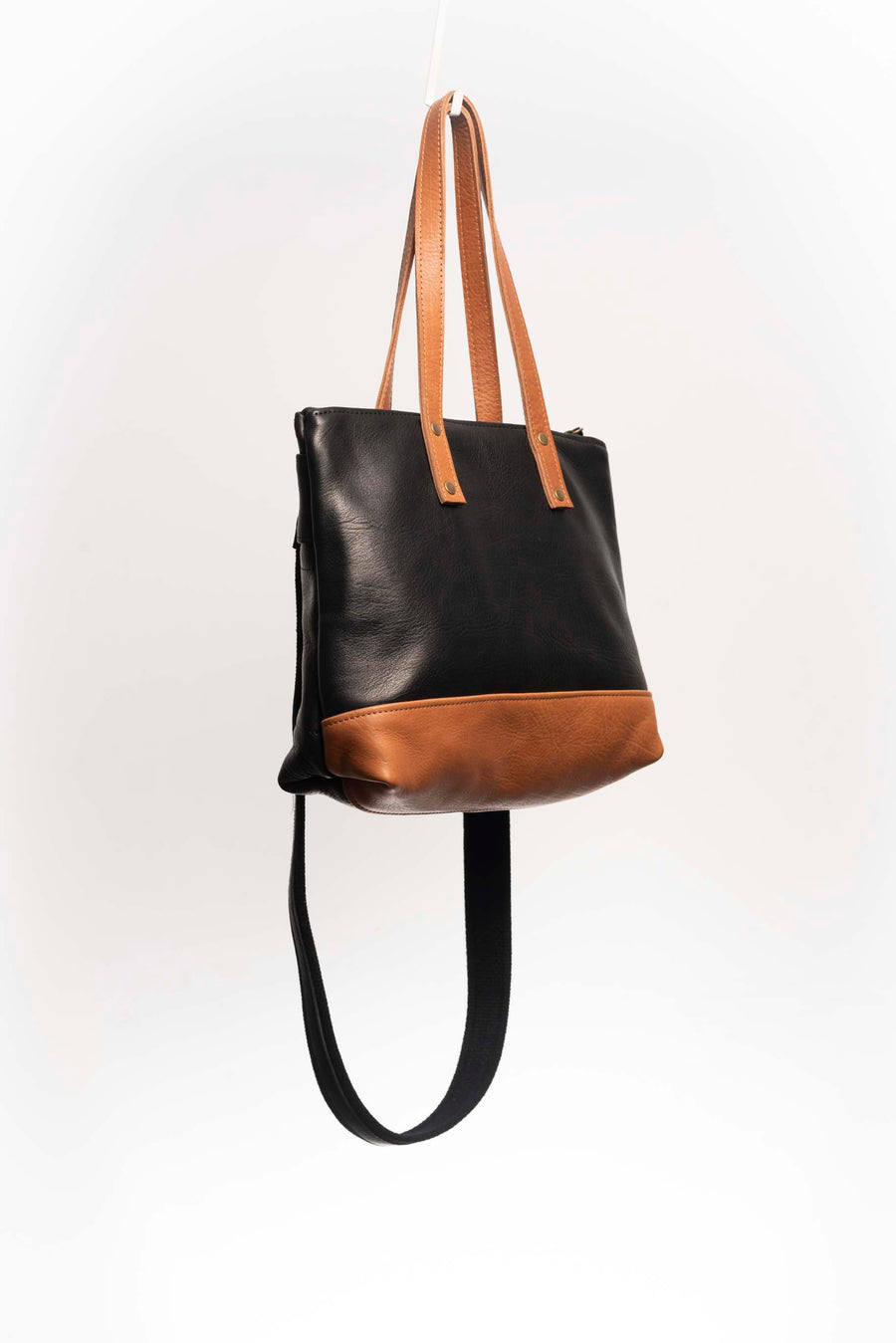 Leather bag. Full grain leather tote bag. Shoulder bag. Vegetable tanned leather bag. Crossbody bag.