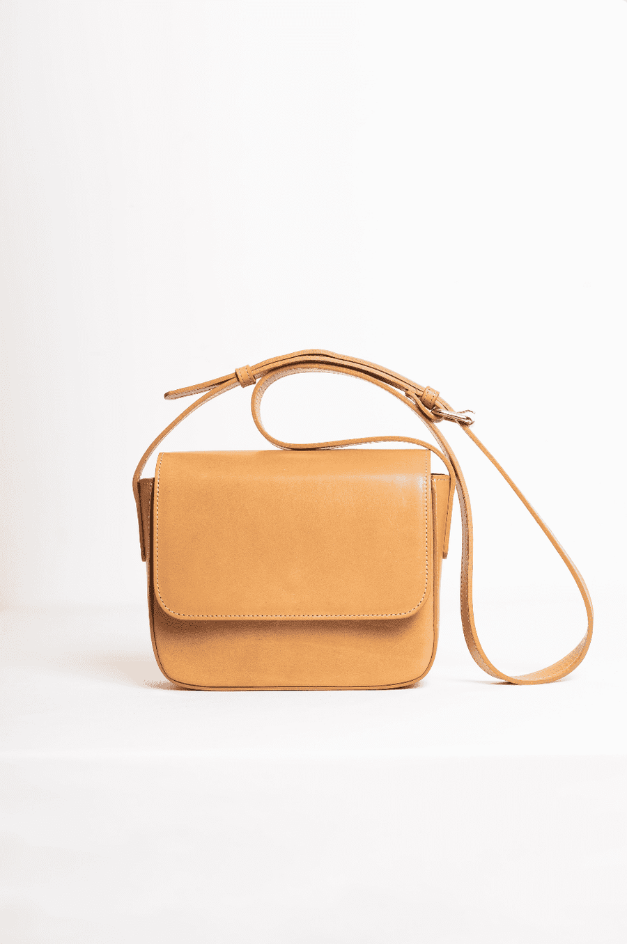 Leather bag. Shoulder bag. Full grain leather bag. Vegetable tanned leather purse. Smooth leather crossbody bag.